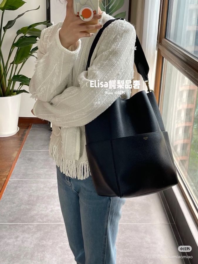 《仙闆名牌精品》CELINE SANGLE BUCKET 黑色 水桶包 肩背包 側背包 手提包-4