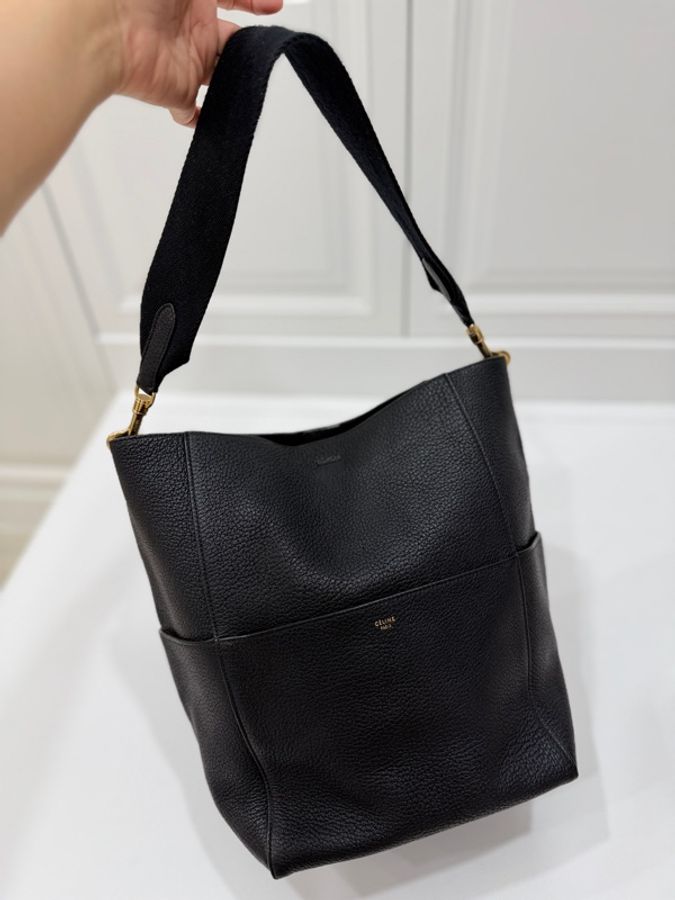 《仙闆名牌精品》CELINE SANGLE BUCKET 黑色 水桶包 肩背包 側背包 手提包-11