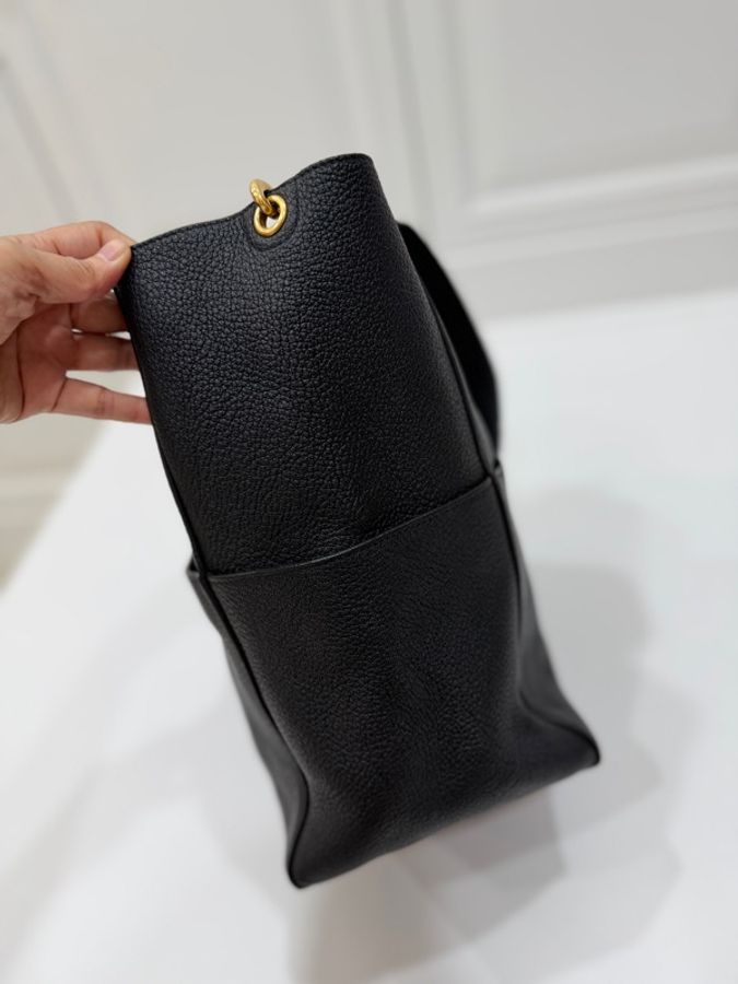 《仙闆名牌精品》CELINE SANGLE BUCKET 黑色 水桶包 肩背包 側背包 手提包-21