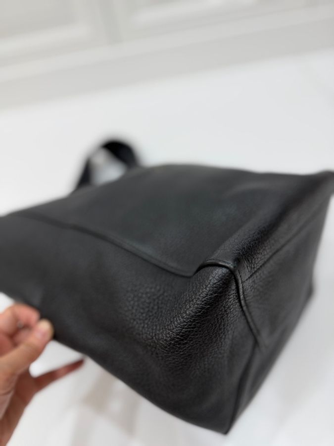 《仙闆名牌精品》CELINE SANGLE BUCKET 黑色 水桶包 肩背包 側背包 手提包-23