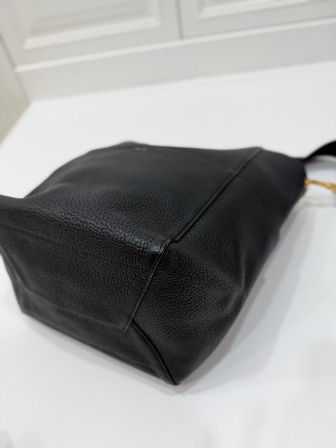《仙闆名牌精品》CELINE SANGLE BUCKET 黑色 水桶包 肩背包 側背包 手提包-25