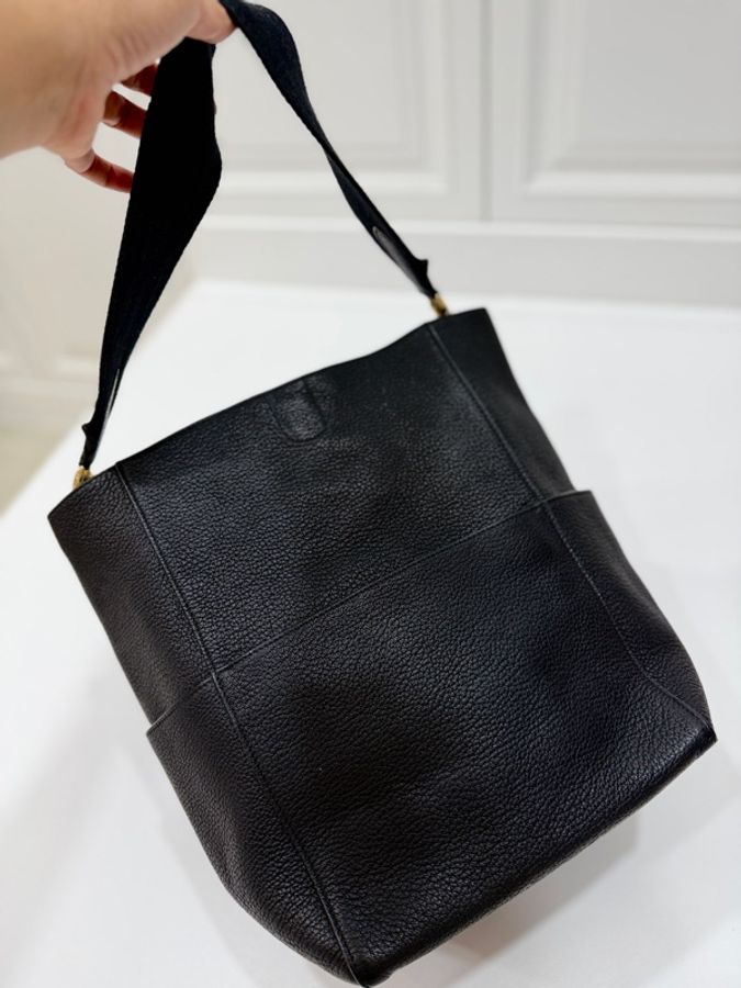 《仙闆名牌精品》CELINE SANGLE BUCKET 黑色 水桶包 肩背包 側背包 手提包-30