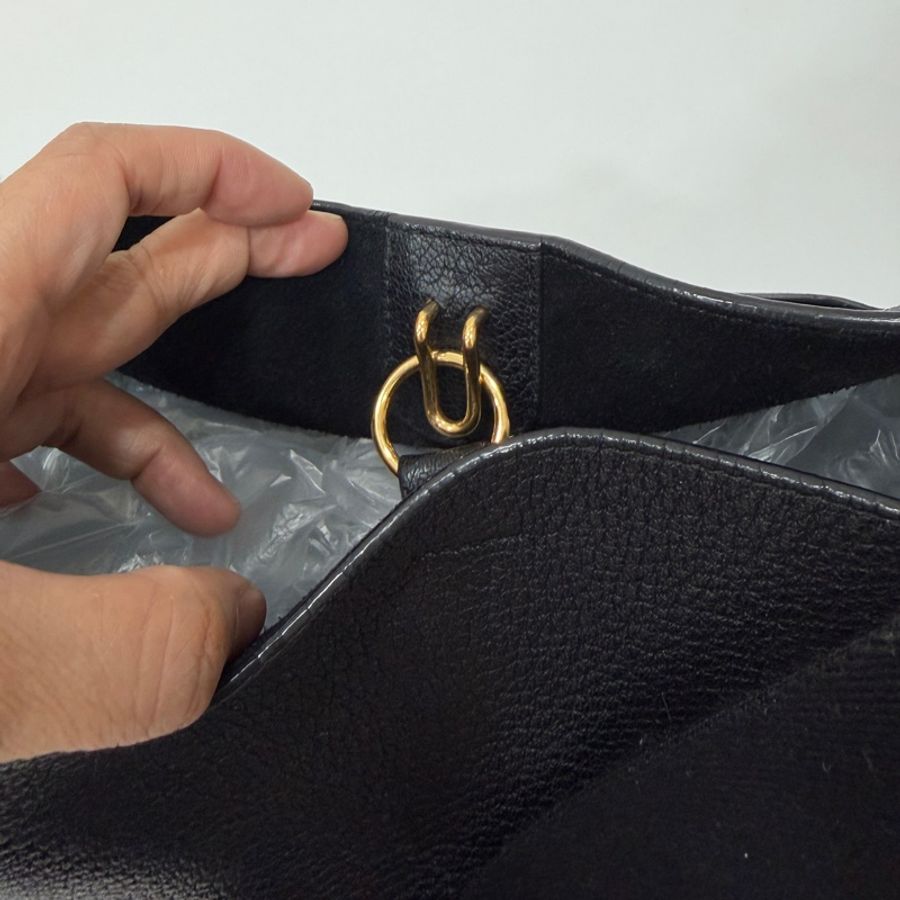 《仙闆名牌精品》CELINE SANGLE BUCKET 黑色 水桶包 肩背包 側背包 手提包-33