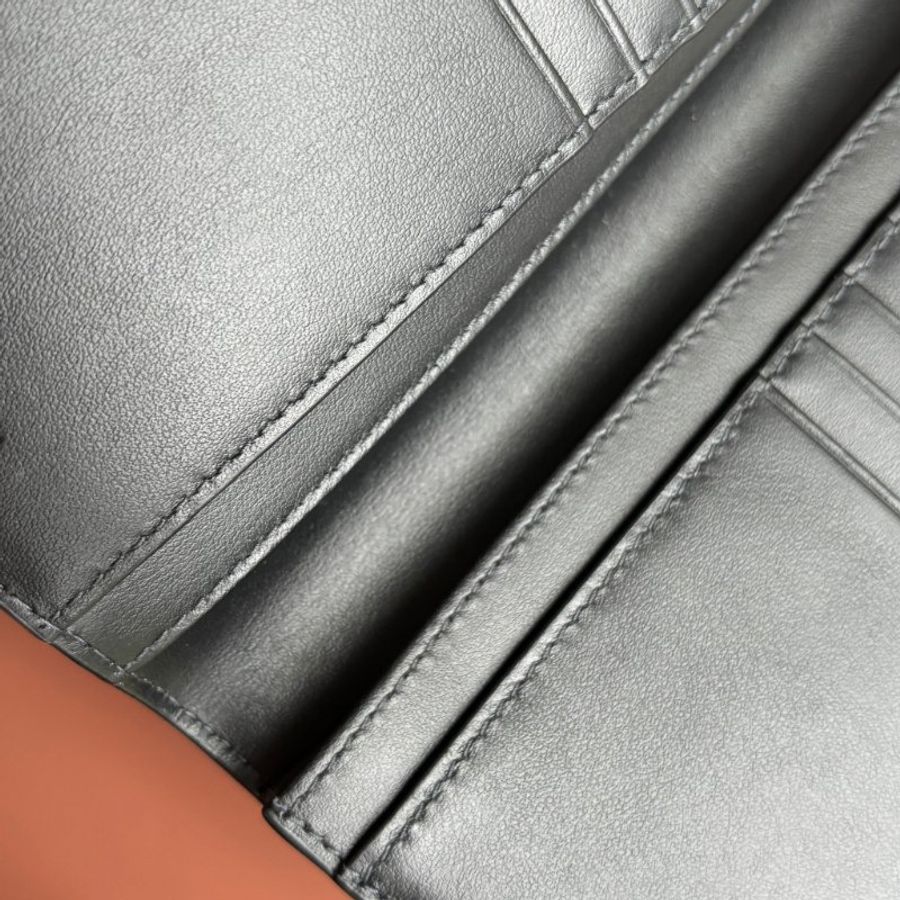 ::BURBERRY:: 立體字母 經典格紋對開多卡長夾(炭灰色) Grey Check Wallet-13