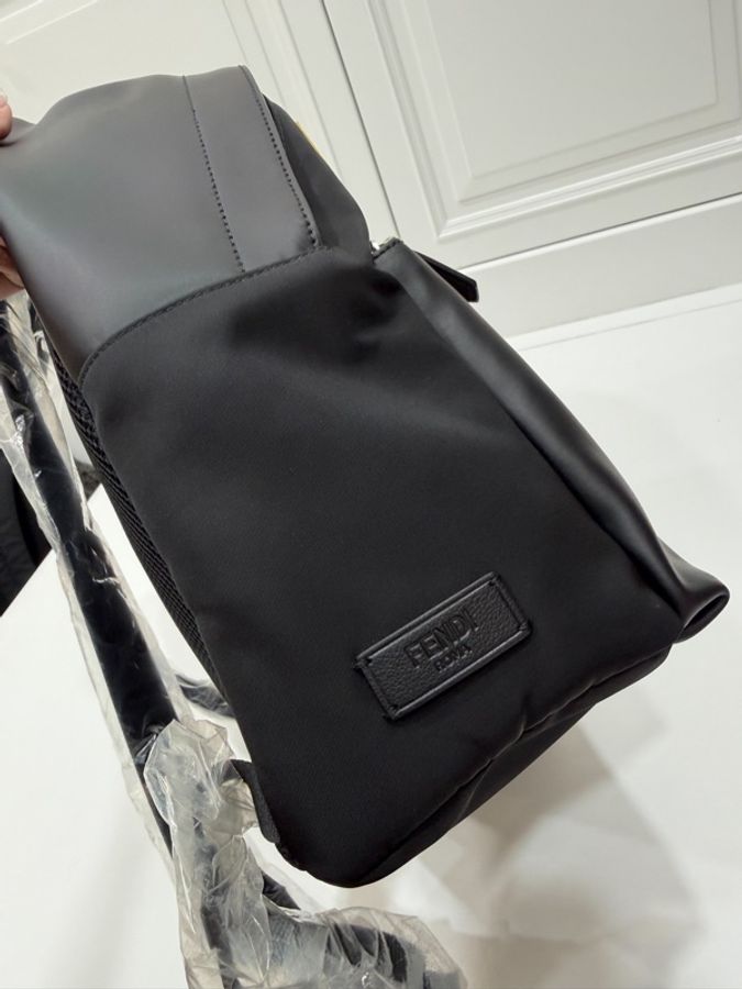 《仙闆名牌精品》Fendi Bag Bugs monster 怪獸 後背包 肩背包 雙肩包 手提包-23