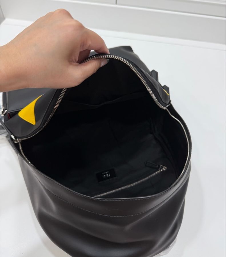 《仙闆名牌精品》Fendi Bag Bugs monster 怪獸 後背包 肩背包 雙肩包 手提包-26