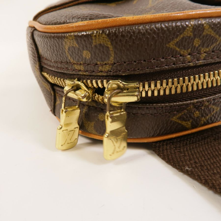 LOUIS VUITTON Monogram Pochette Gange金扣肩背袋-6