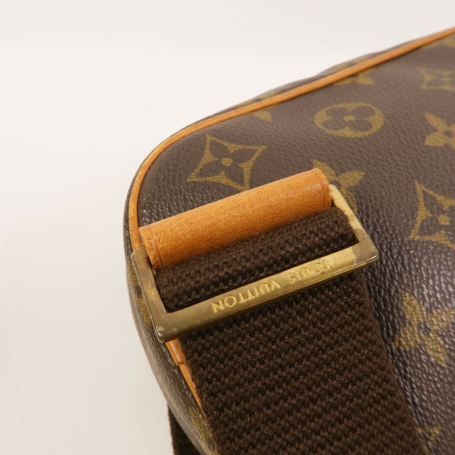 LOUIS VUITTON Monogram Pochette Gange金扣肩背袋-14