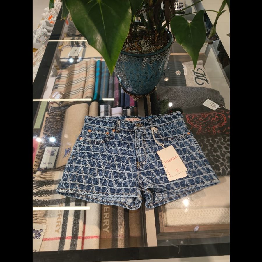 valentino牛仔短褲碼數26碼-0