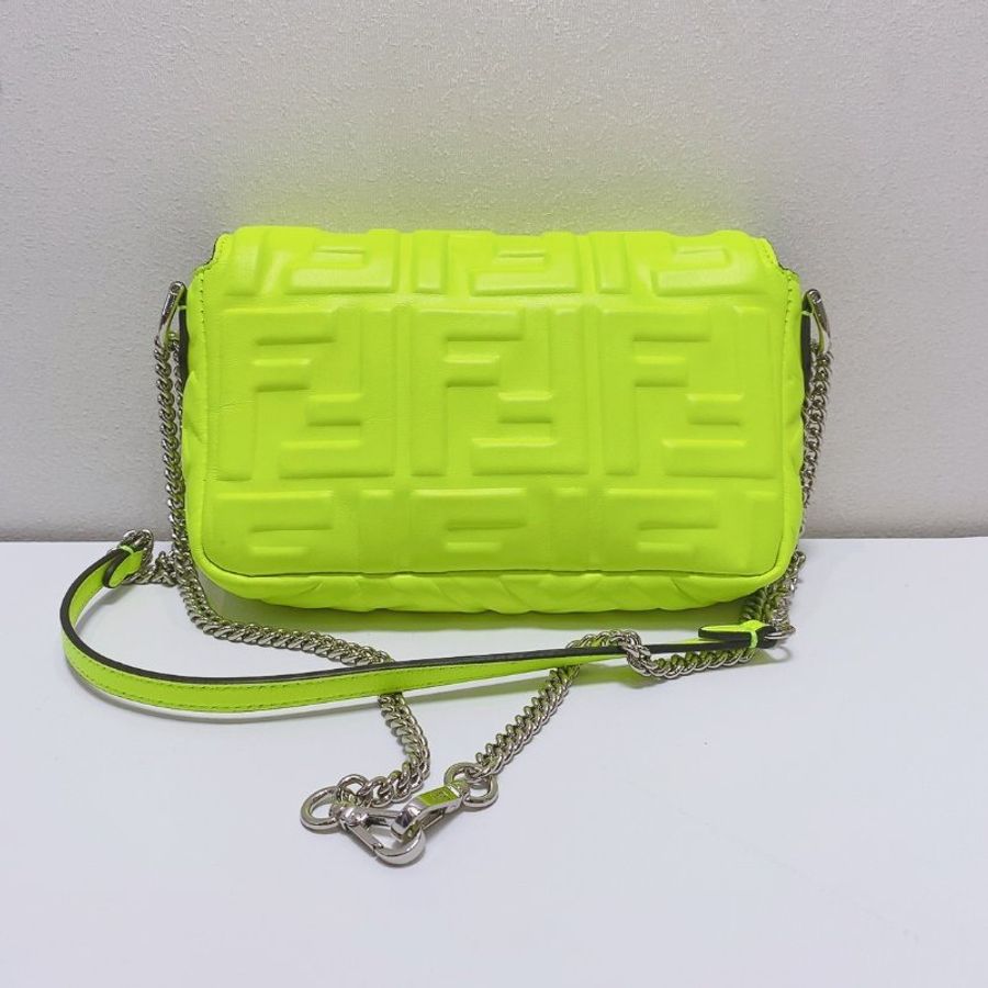 FENDI 螢光黃色羊皮金扣 mini 手提斜背法棍包 19×4×12cm 99新配件盒子 塵袋-8