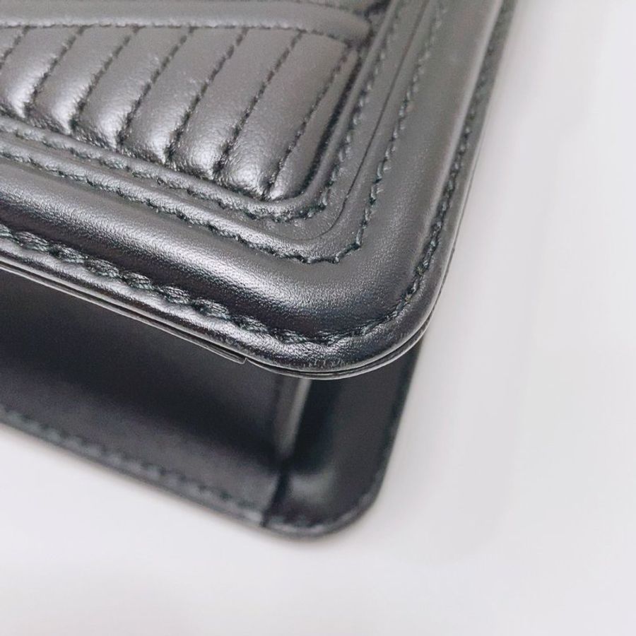 Bvlgari 黑色幾何紋理琺瑯蛇頭斜背包 24x15x7cm 98新配件鏡子 塵袋-5