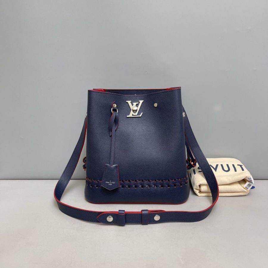 LV lockme bucke藍色全皮編織水桶包-0
