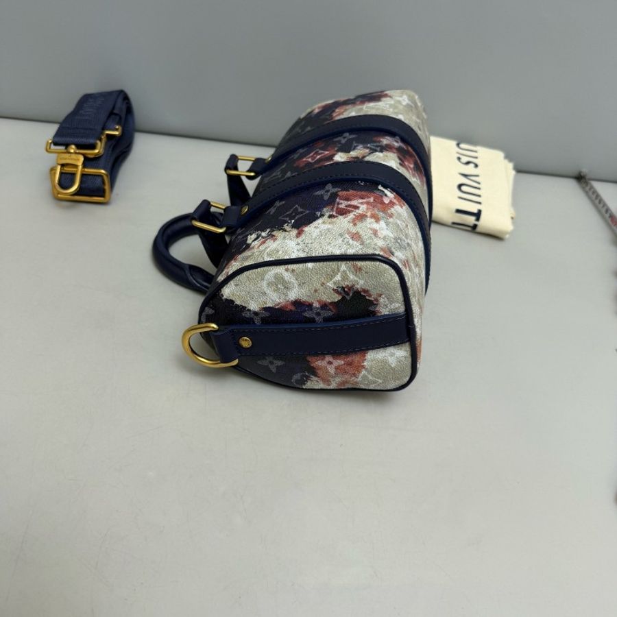 LV Keepall25藍色老花火燒雲枕頭包-4