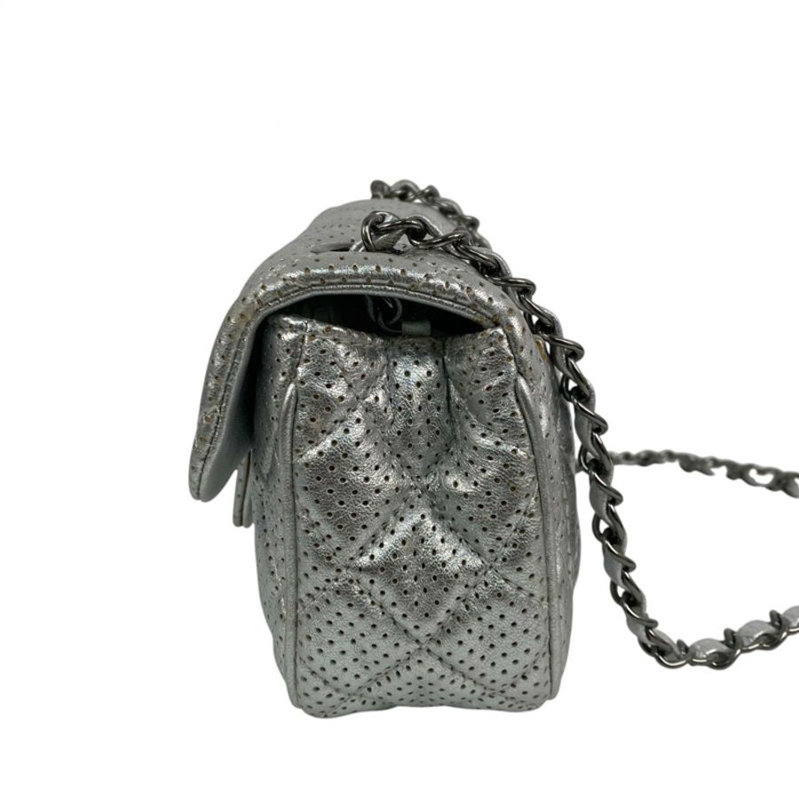 △ CHANEL 香奈兒 Silver Perforated Calfskin Silver Tone Metal Mini Single Flap No.19 Chain Shoulder Bag 銀色穿孔小牛皮銀色金屬No.19鎖鏈肩背包 A90213-267011514-3
