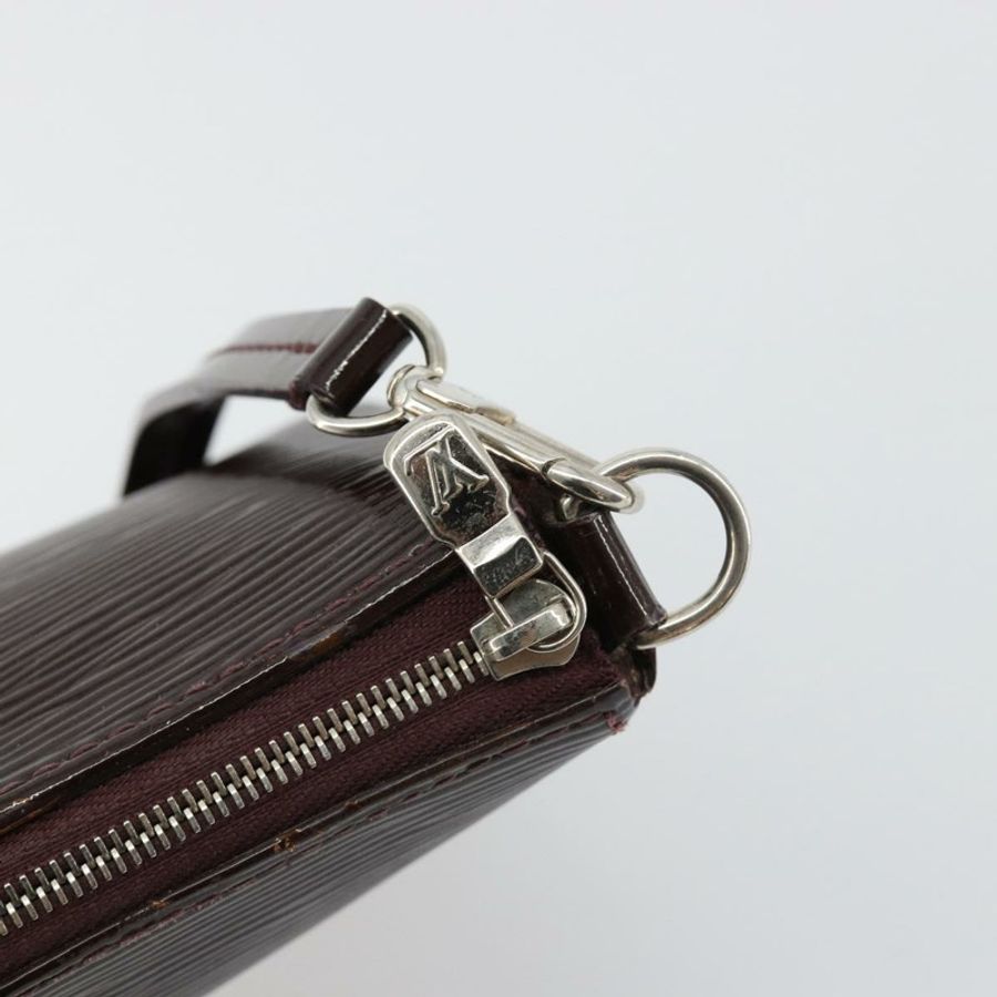 【日本直送】路易威登 Epi Electric Pochette Accessoires Plunge Electric LV Auth 185451V-17