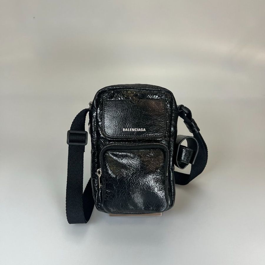 BALENCIAGA 黑油蠟皮SUPERBUSY 肩背包-1