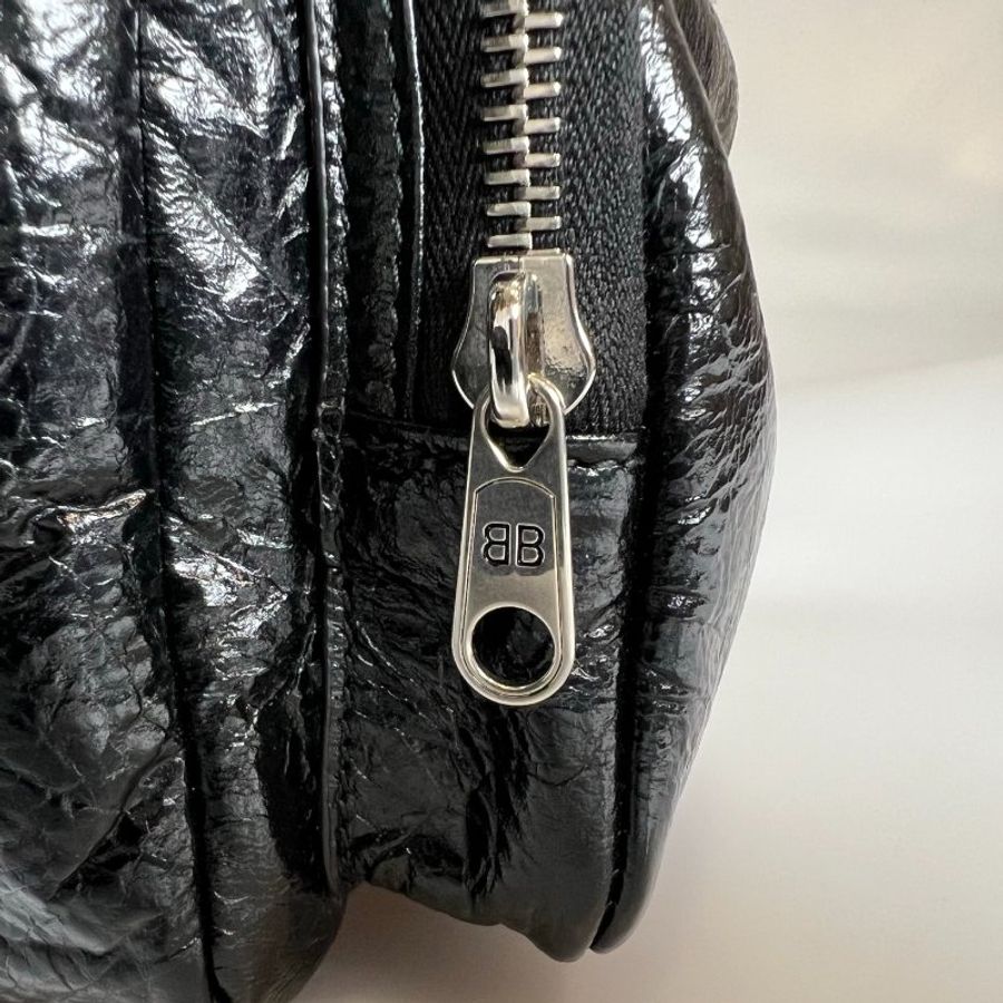 BALENCIAGA 黑油蠟皮SUPERBUSY 肩背包-9