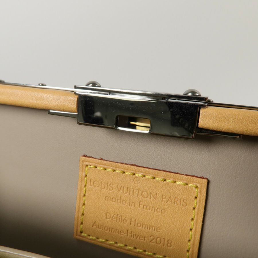 LOUIS VUITTON Monogram Titanium Trunk Wallet Slim肩背袋-8