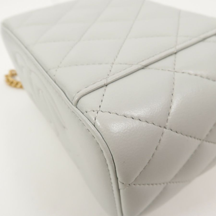 CHANEL 羊皮皮革Camellia Chain Vanity Case鏈帶肩背袋-14