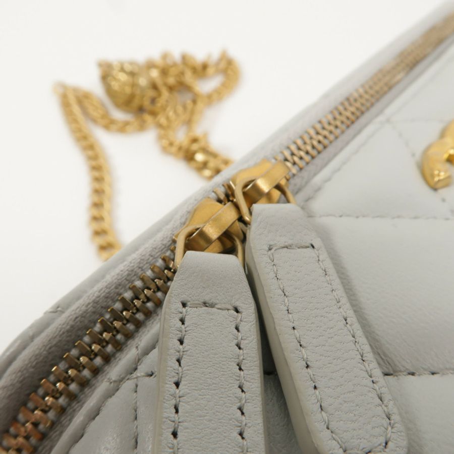 CHANEL 羊皮皮革Camellia Chain Vanity Case鏈帶肩背袋-16
