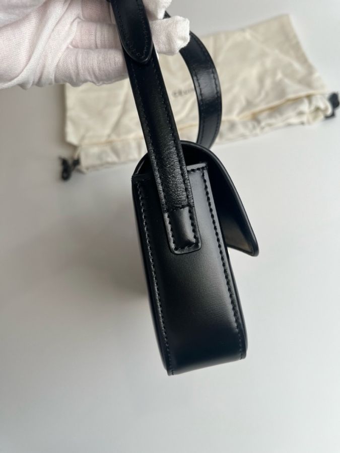 【97新 ✨ 全網最低價!】Celine 凱旋門 黑金腋下包Teen 經典保值款-3