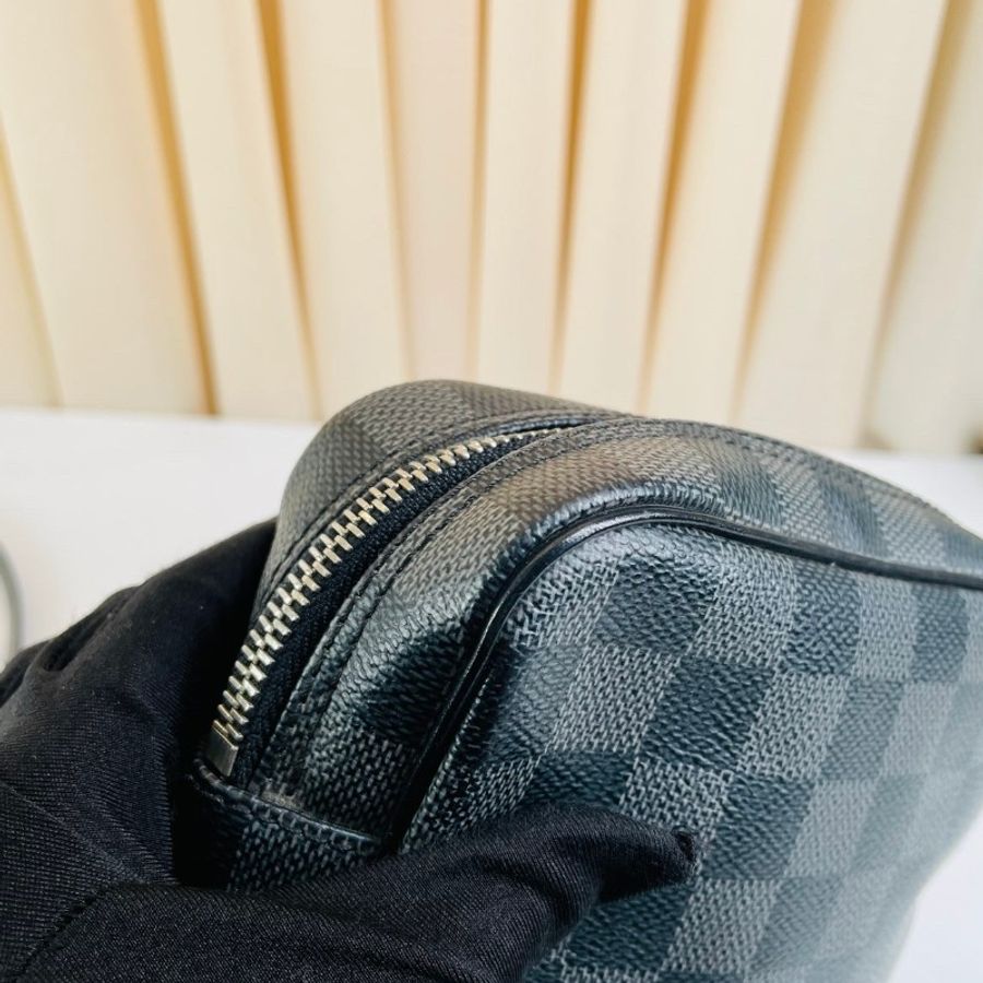 LV 黑棋盤格相機包 中性款男女都可以背-24