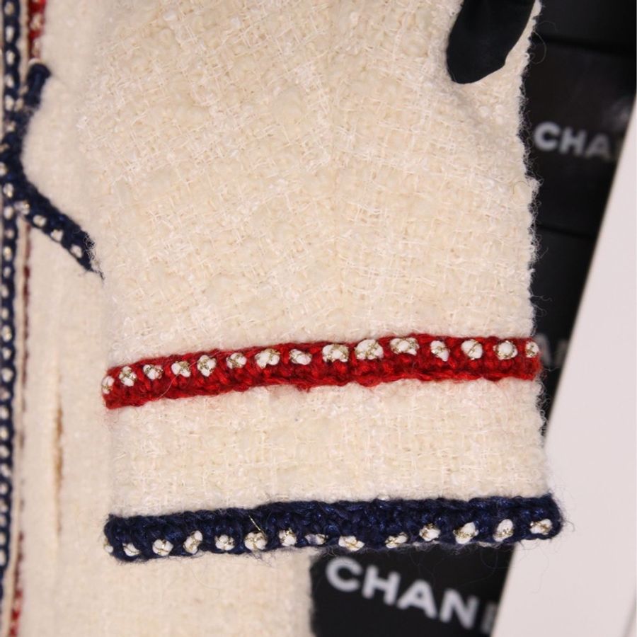 Chanel 18年汉堡系列红蓝滚边白色两口袋外套-17