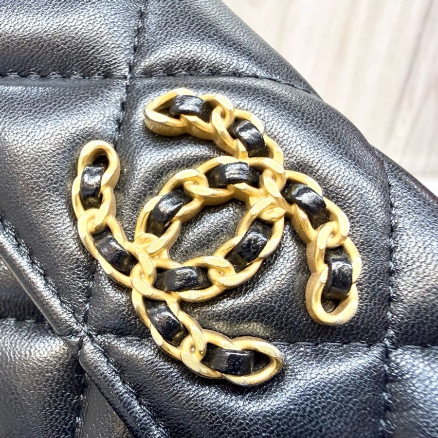 CHANEL黑金羊皮19系列下蓋卡包AP1790-10