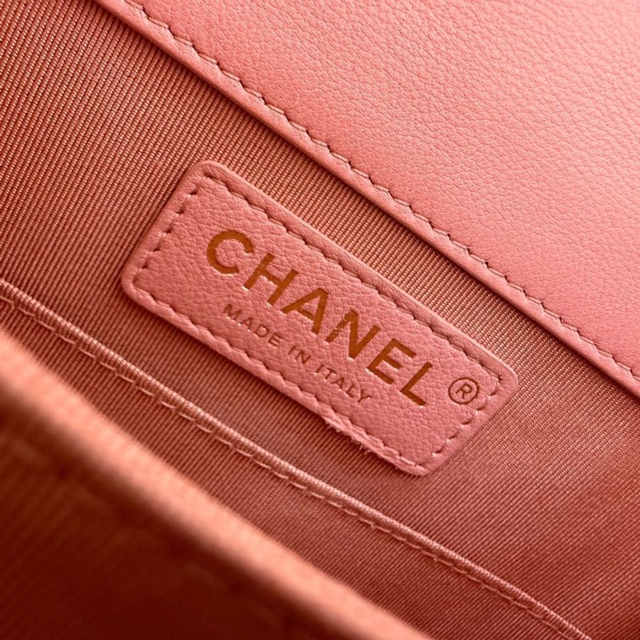 Chanel 19s豎版leboy 粉紅色軟泥 牛皮金扣-17