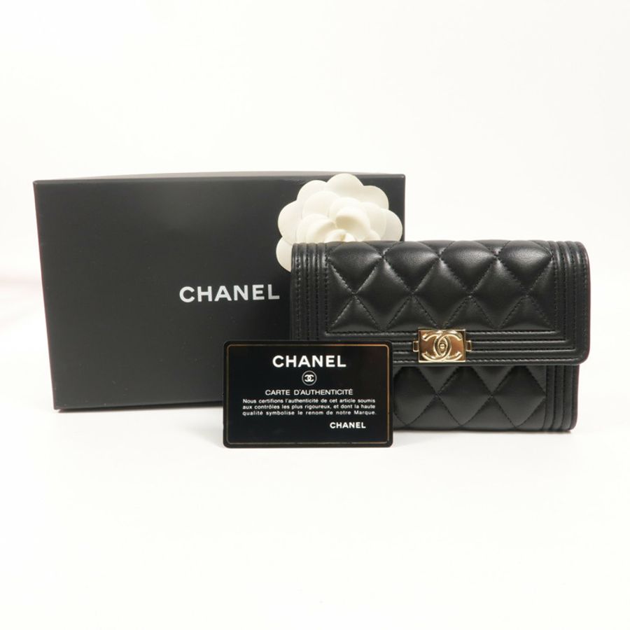 CHANEL 羊皮皮革Boy Wallet長錢包-12