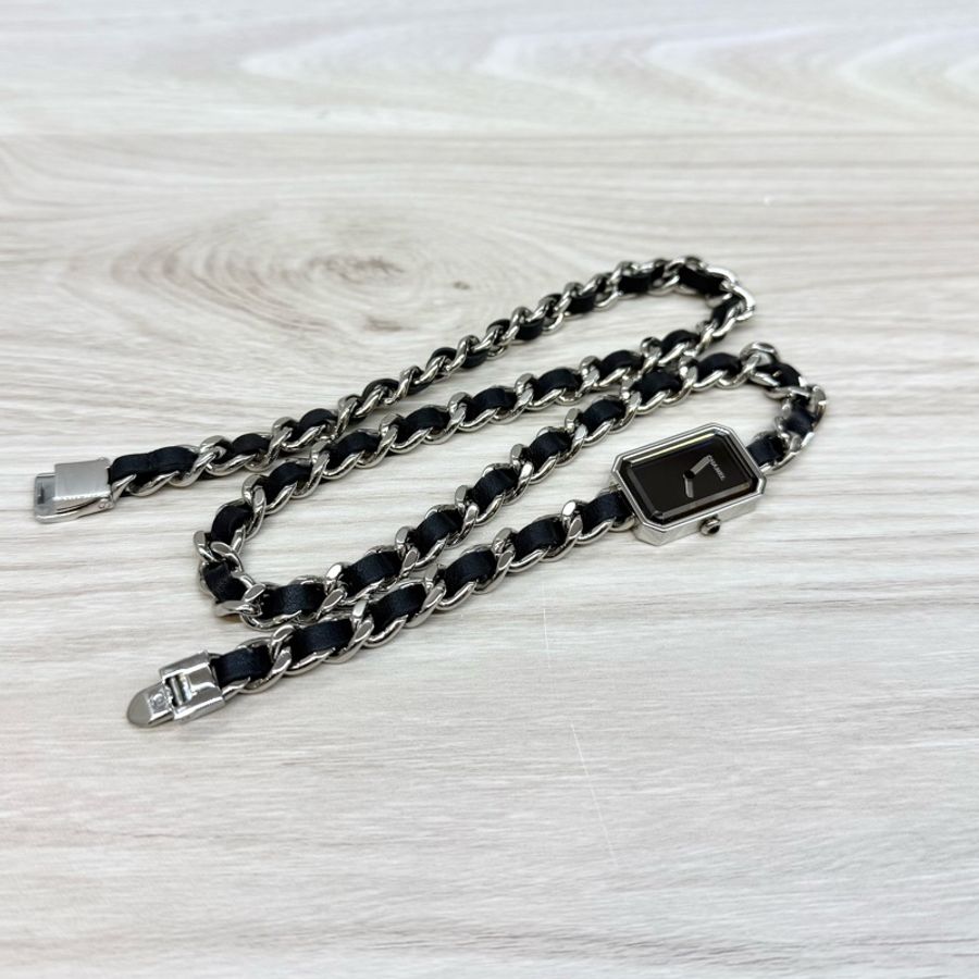 CHANEL 質感美🤍銀色皮穿鍊ICONIC CHAIN三圈首映錶-1