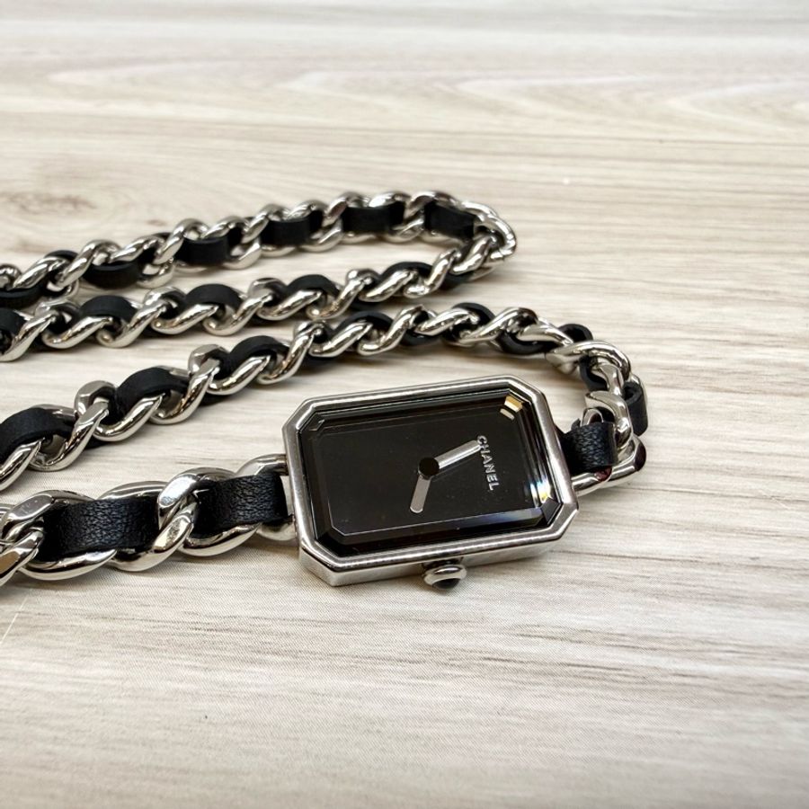 CHANEL 質感美🤍銀色皮穿鍊ICONIC CHAIN三圈首映錶-2