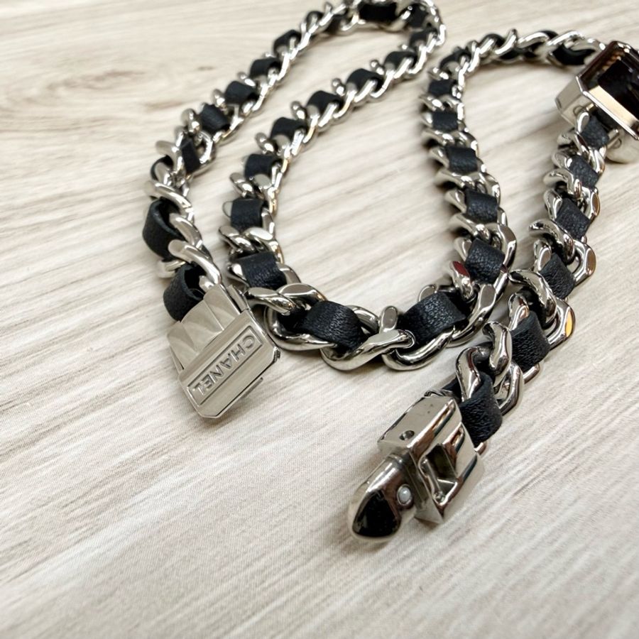CHANEL 質感美🤍銀色皮穿鍊ICONIC CHAIN三圈首映錶-3