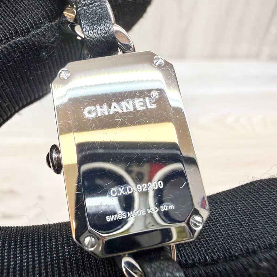 CHANEL 質感美🤍銀色皮穿鍊ICONIC CHAIN三圈首映錶-8