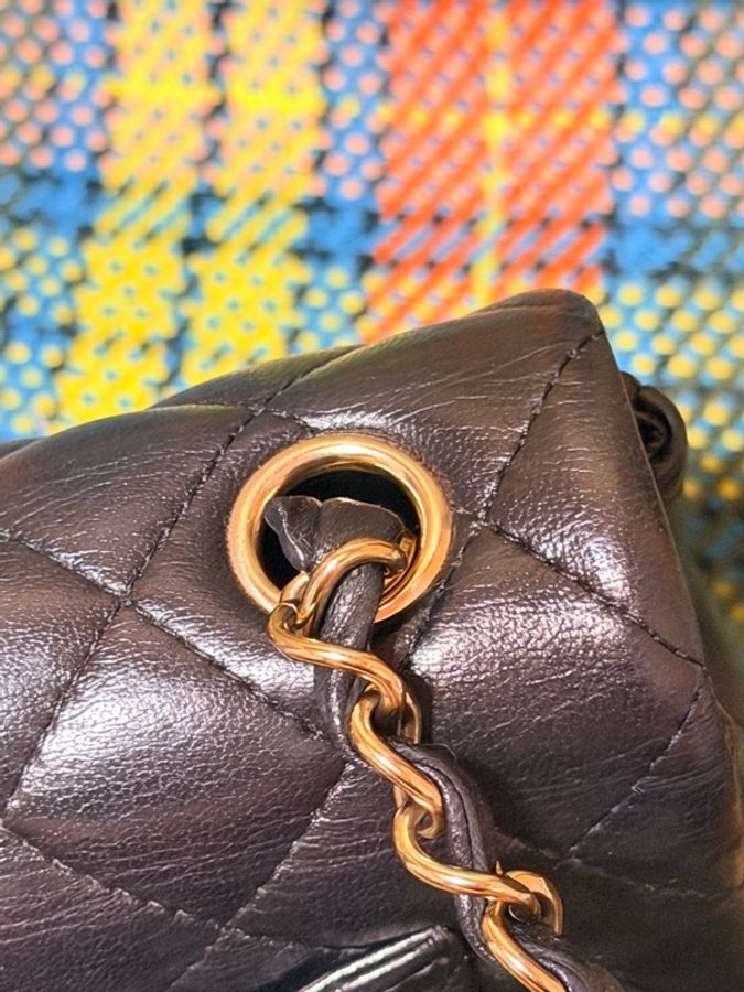 CHANEL Classic Flap 20 裸包 晶片黑羊淡金釦（大Mini）-15