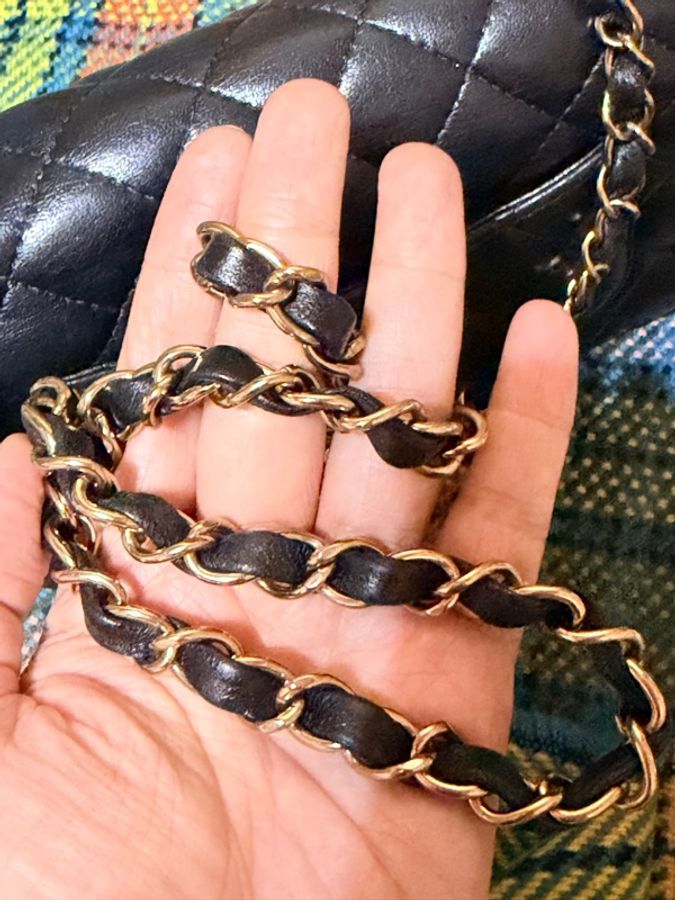 CHANEL Classic Flap 20 裸包 晶片黑羊淡金釦（大Mini）-17