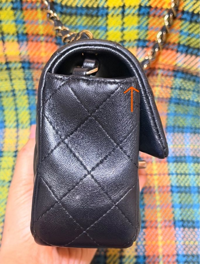CHANEL Classic Flap 20 裸包 晶片黑羊淡金釦（大Mini）-30