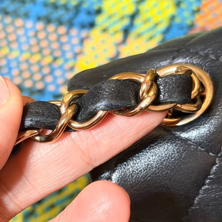 CHANEL Classic Flap 20 裸包 晶片黑羊淡金釦（大Mini）-31