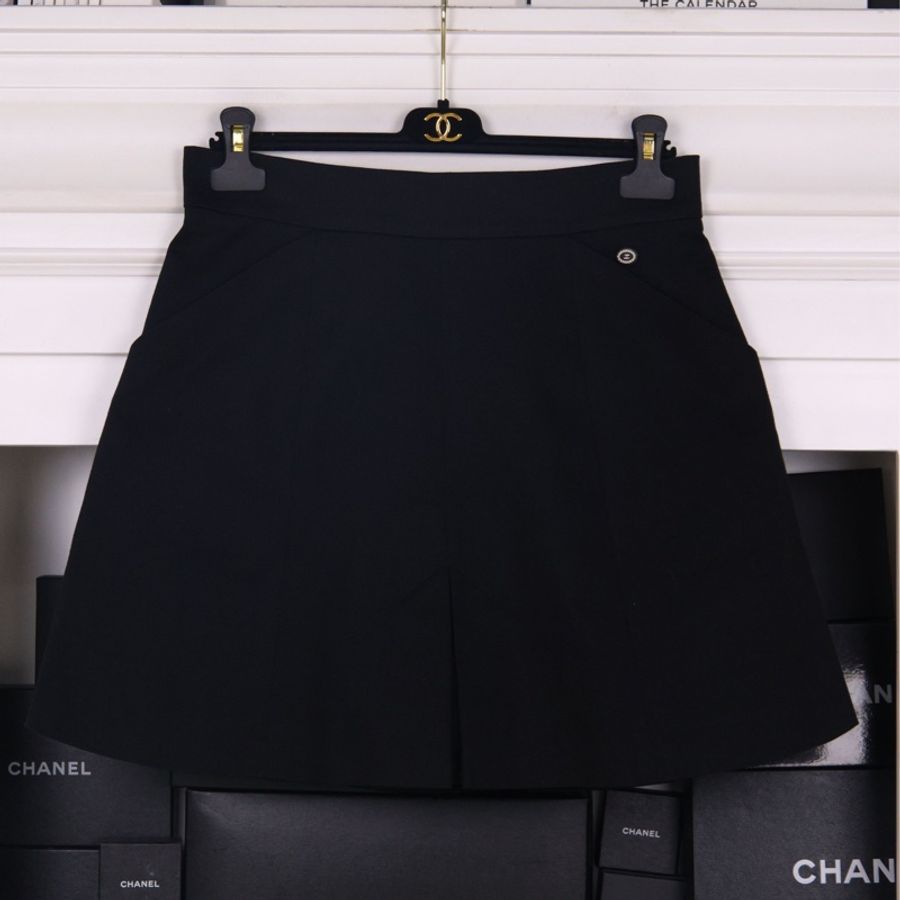 Chanel 19年邮轮系列黑色短裙半裙-0
