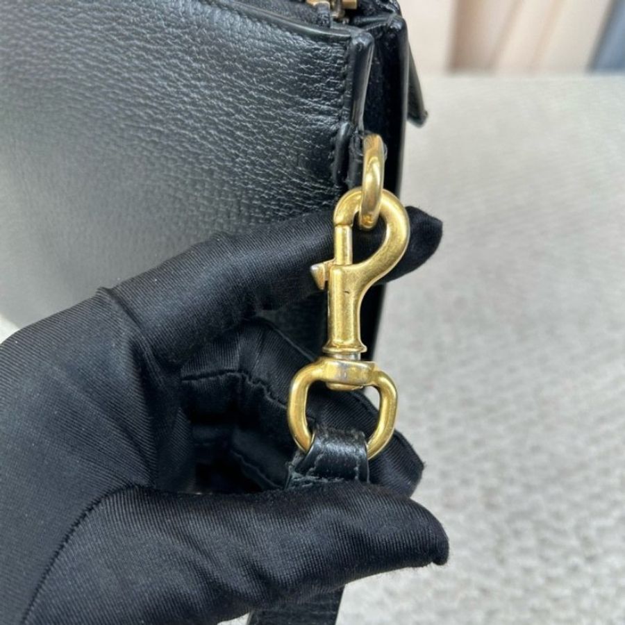 GUCCI古馳小蜜蜂手拿包 黑色荔枝紋牛皮 金色蜜蜂logo-14