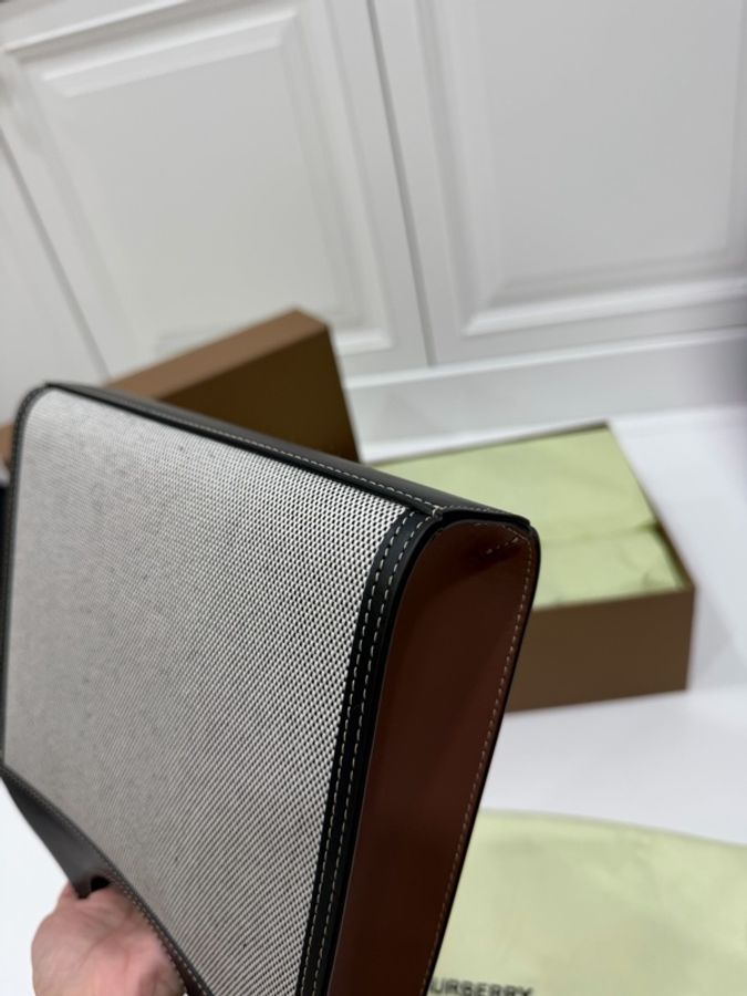 《仙闆名牌精品》BURBERRY Mini Pocket 黑 手提包 斜背包 肩背包 側背包-22