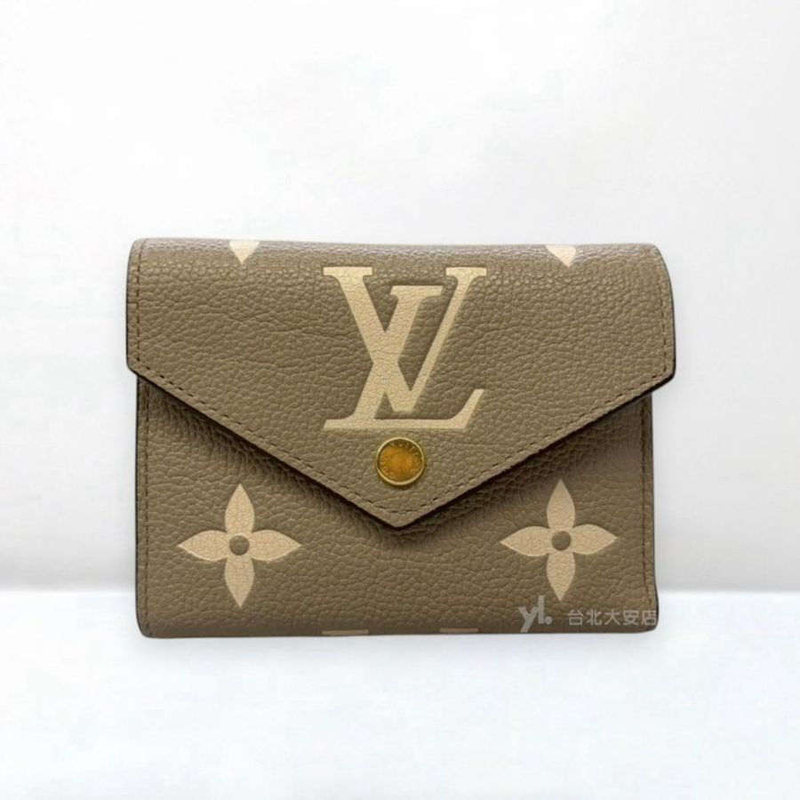 A13318-LV 斑鳩灰牛皮Victorine三折零錢短夾M81861-0