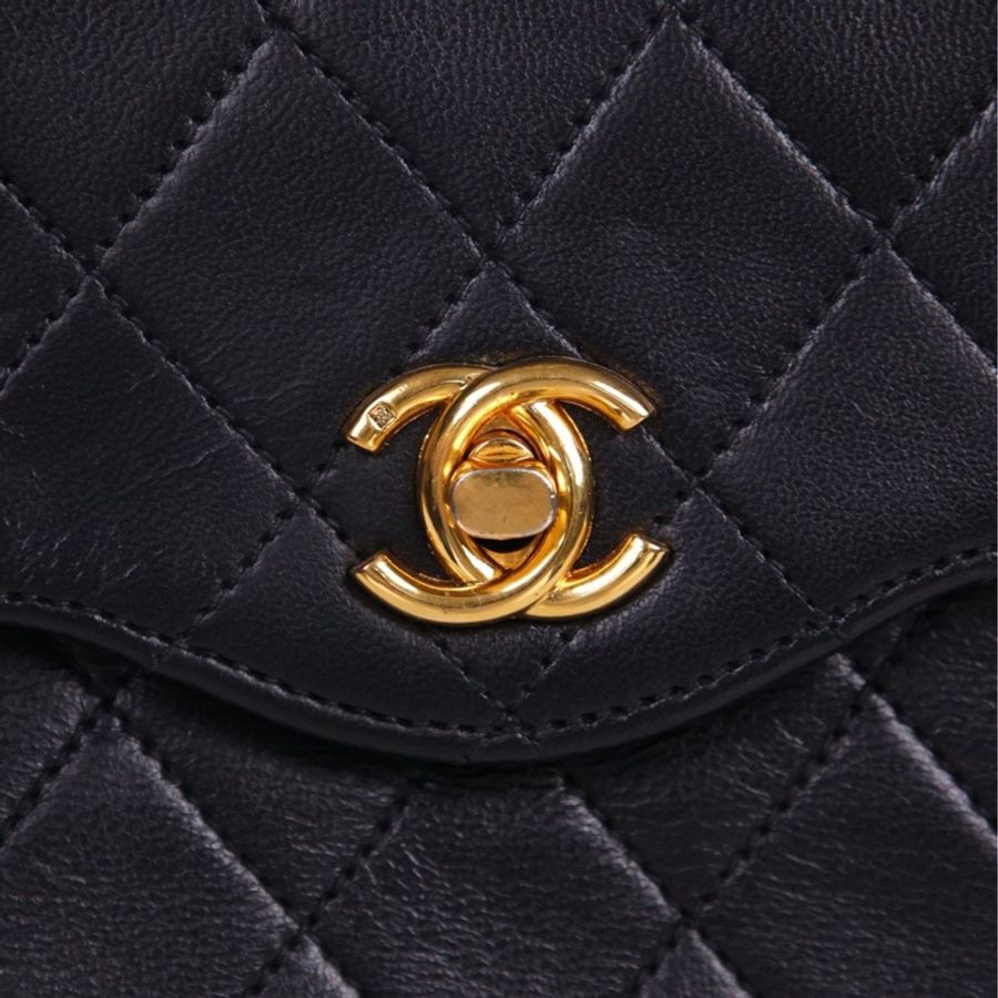 Chanel黑金书包扣菱格纹信封包woc单肩包-26