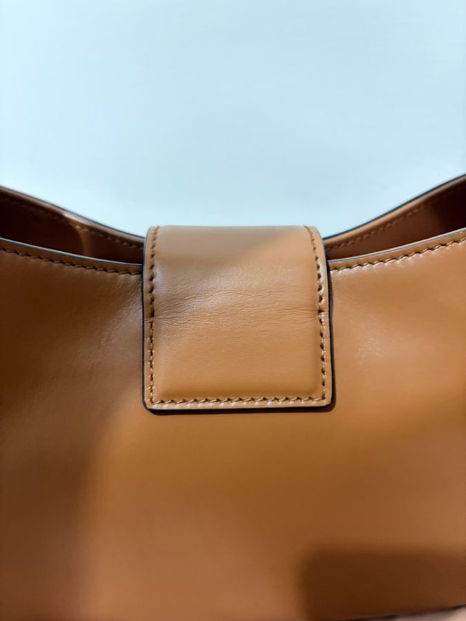 Miu Miu City Calf Cognac 小牛皮肩背包|附防塵袋-10
