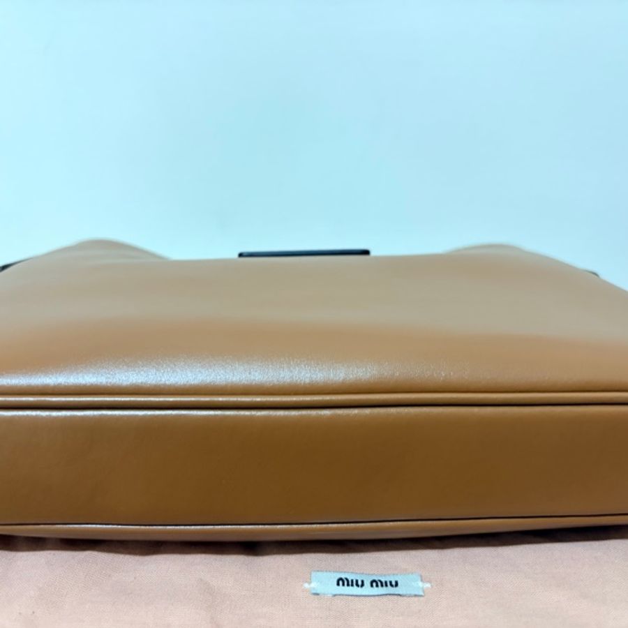 Miu Miu City Calf Cognac 小牛皮肩背包|附防塵袋-11