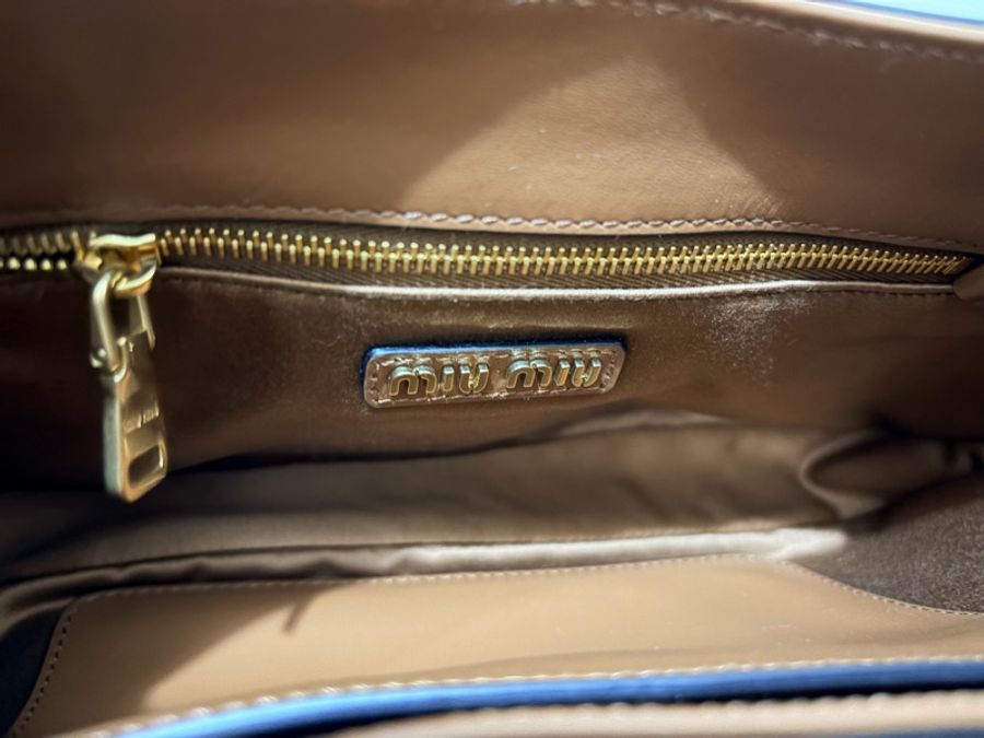 Miu Miu City Calf Cognac 小牛皮肩背包|附防塵袋-13