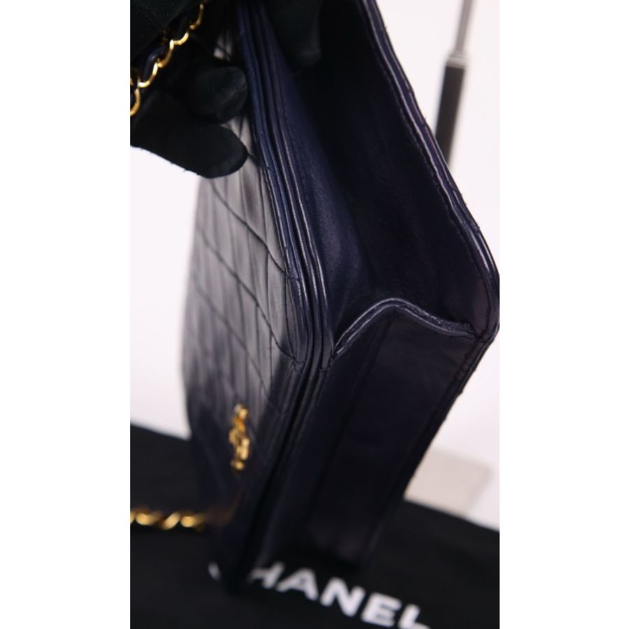 Chanel深蓝色羊皮woc皮穿链单肩包-4