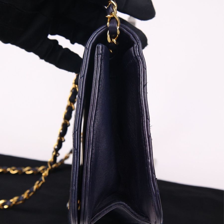 Chanel深蓝色羊皮woc皮穿链单肩包-7
