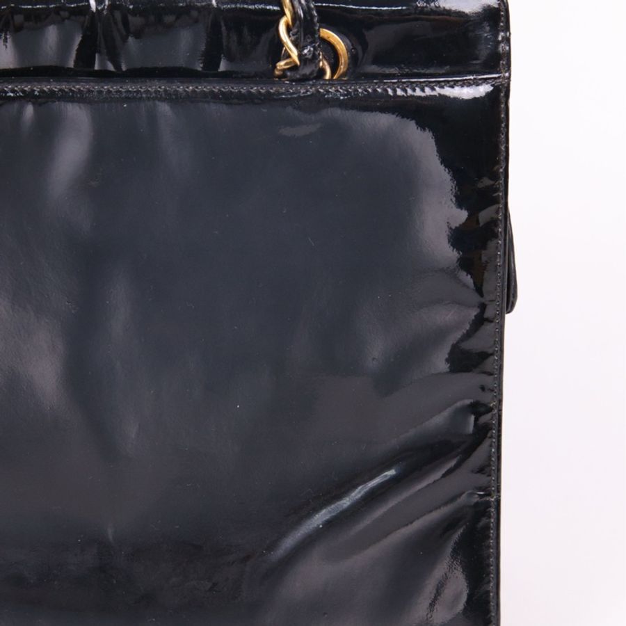 Chanel 5开黑金漆皮书包扣皮穿链单肩包-9