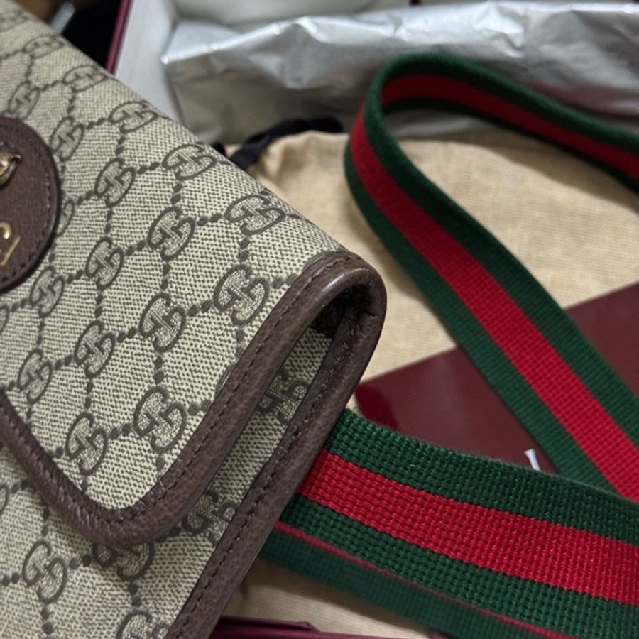 gucci老花虎頭斜背包-5